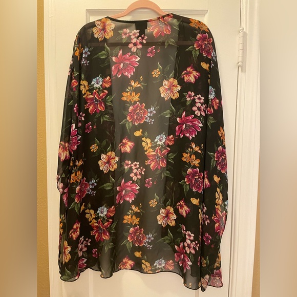 RUE + Vibrant Floral Flowy Sheer Shawl / OS fits most / EUC / 🌼🖤🌺 - Picture 7 of 7